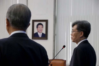 文, 한미FTA 주도한 김현종 영입하나…전농 “촛불 혁명 배신”