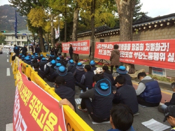 ‘정규직 줄게, 금속노조 탈퇴하라’는 만도헬라, 청와대로 간 비정규직