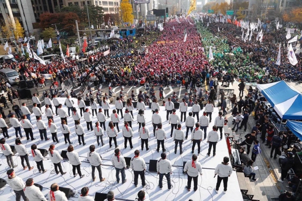 2018 전국노동자대회 6만 운집…“文 기대 않는다”