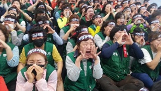 [연정의 바보같은사랑] 자회사 천국의 민낯: 3교대 27시간, 18시간 굶고, 4시간 잔다?