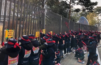 건보 고객센터 노동자, 정부의 정규직 전환 대상자였다