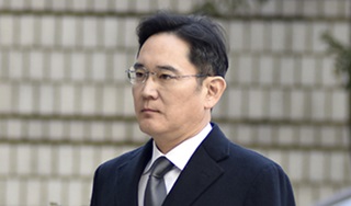 이재용 가석방, “문재인 정부가 경제 권력에 무릎 꿇었다”