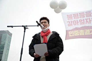 ‘소련’에 갇힌 보수언론, ‘사회주의’와 ‘철밥통’에 발끈