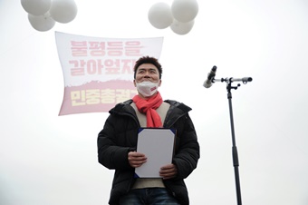 ‘사회주의’ 내걸고 출마한 대통령 후보, “다른 세계는 가능하다”
