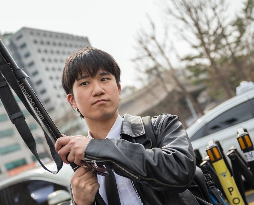 무지갯빛 광장 밝힌 20대 성소수자 “권영국, 광장의 우리 존재 인정한 유일한 후보”